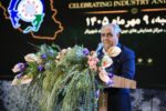 تعطیلی کارخانه و بیکاری کارگران خط قرمز مسئولین است    